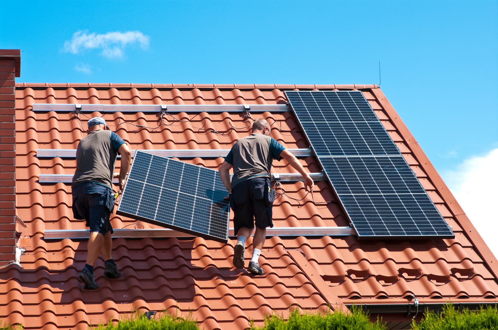 Le guide complet des panneaux photovoltaïques - Renomimo